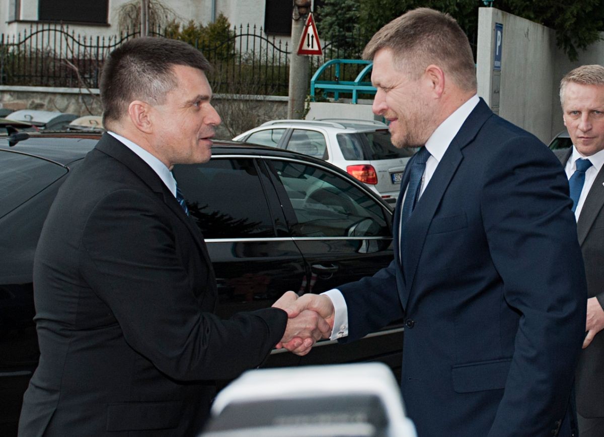 Minister školstva Peter Plavčan a premiér Robert Fico