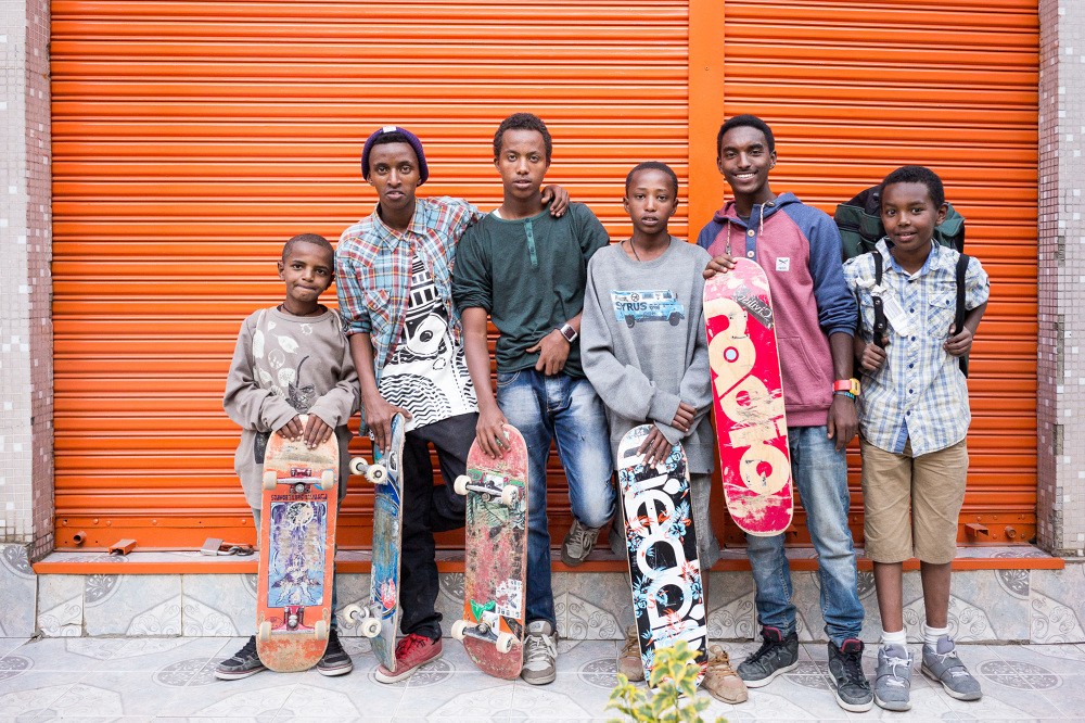 Mladí skejteri z Addis Abeby - z ľava do prava Babure, Natty, Eyob, Henok, Ruel and Yonas