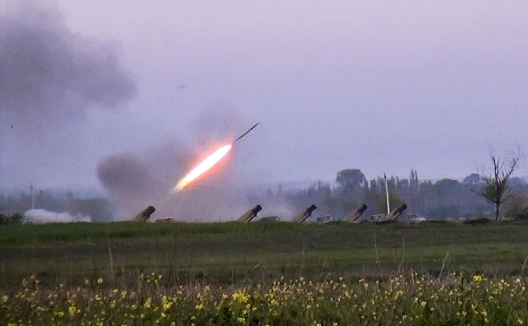 Náhorný Karabach - odpálenie rakety azerbajdžanskými jednotkami