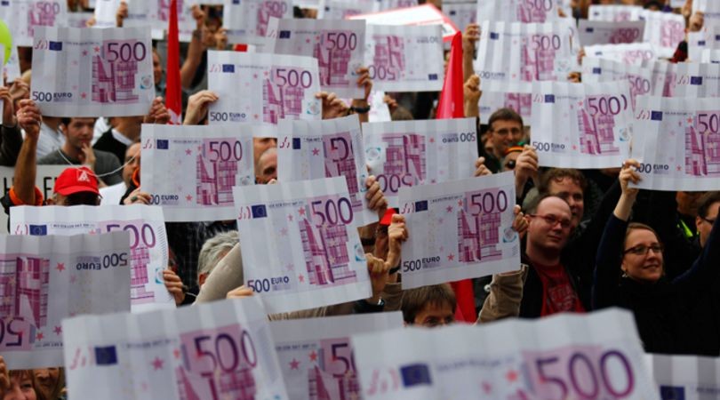 ECB zvažuje zrušenie 500-eurových bankoviek