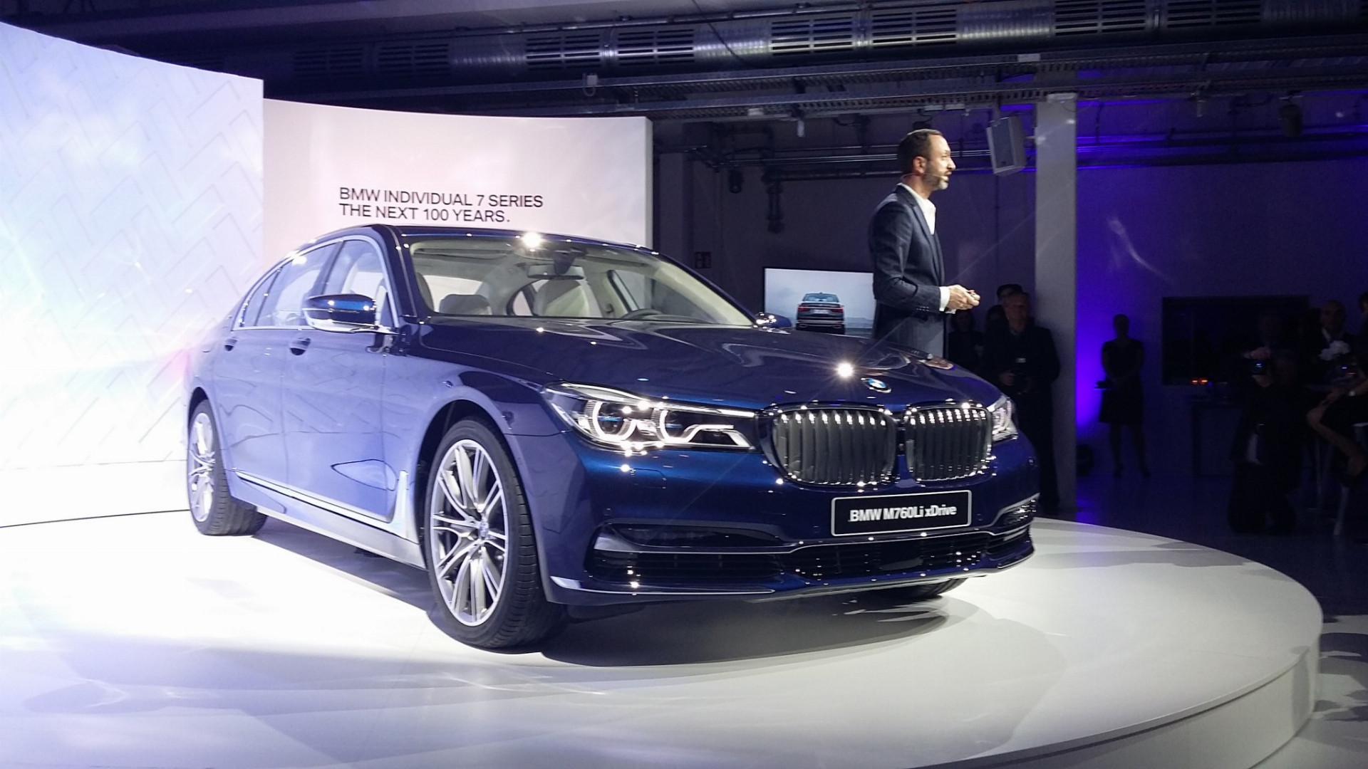 V Mníchove predstavili limitovanú edíciu BMW série 7 a pera Montblanc pri príležitosti jubilea oboch značiek.