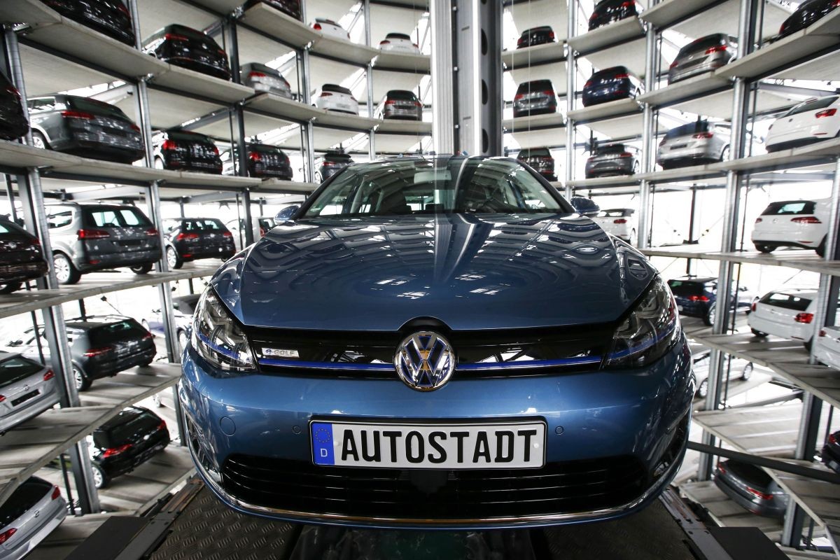 Volkswagen vyplatí manažérom miliónové odmeny