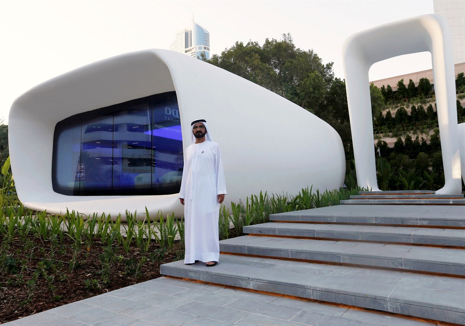 Vďaka 3D tlačiarni vznikla v Dubaji jednoposchodová oblúkovitá budova. 