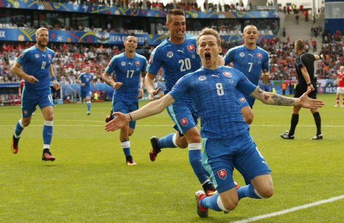 Čím väčší úspech Slováci dosiahnu, tým vyššiu sumu prinesú aj nášmu futbalu (na snímke Ondrej Duda po strelení prvého gólu Slovenska na EURO 2016).