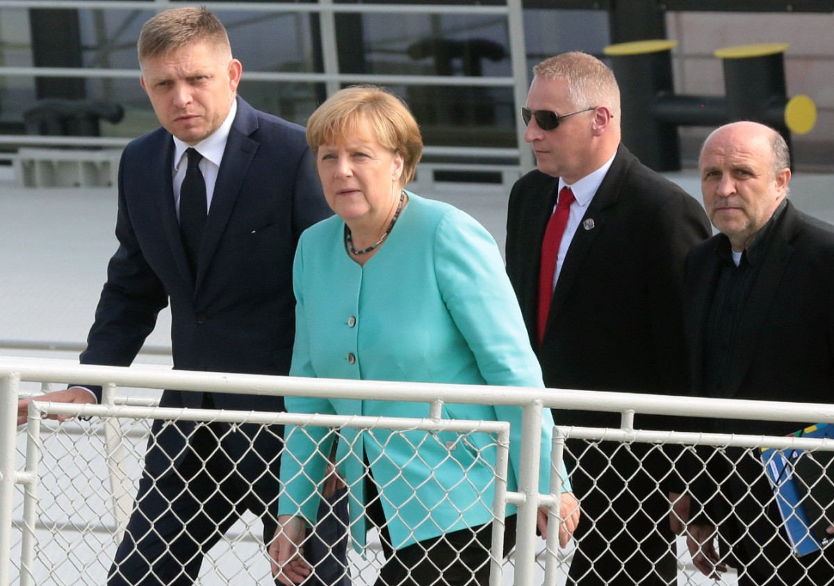 Robert Fico s lídrami Eúropskej únie smerujú na plavbu po Dunaji.