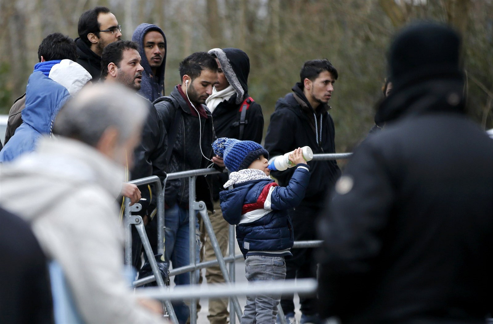 Utečenci čakajú v Berlíne na registráciu (1. február 2016)