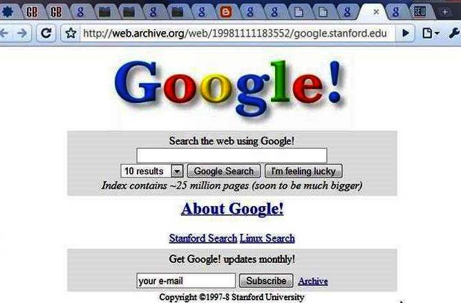 1998: Prvá homepage Googlu, ktorá pripomína vyhľadávač tak, ako ho poznáme my. Na svoju dobu bol ale revolučný, pretože neponúkal žiadne odkazy na kategórie stránok.