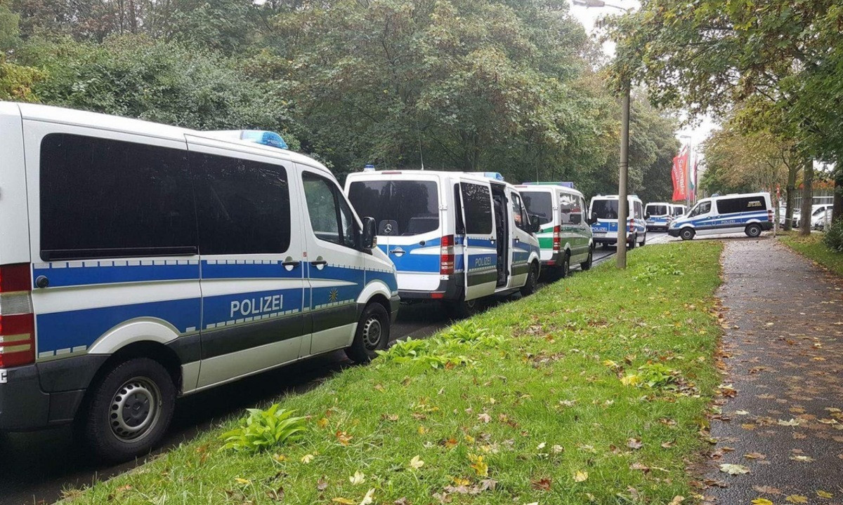 Policajti v nemeckom meste Chemnitz