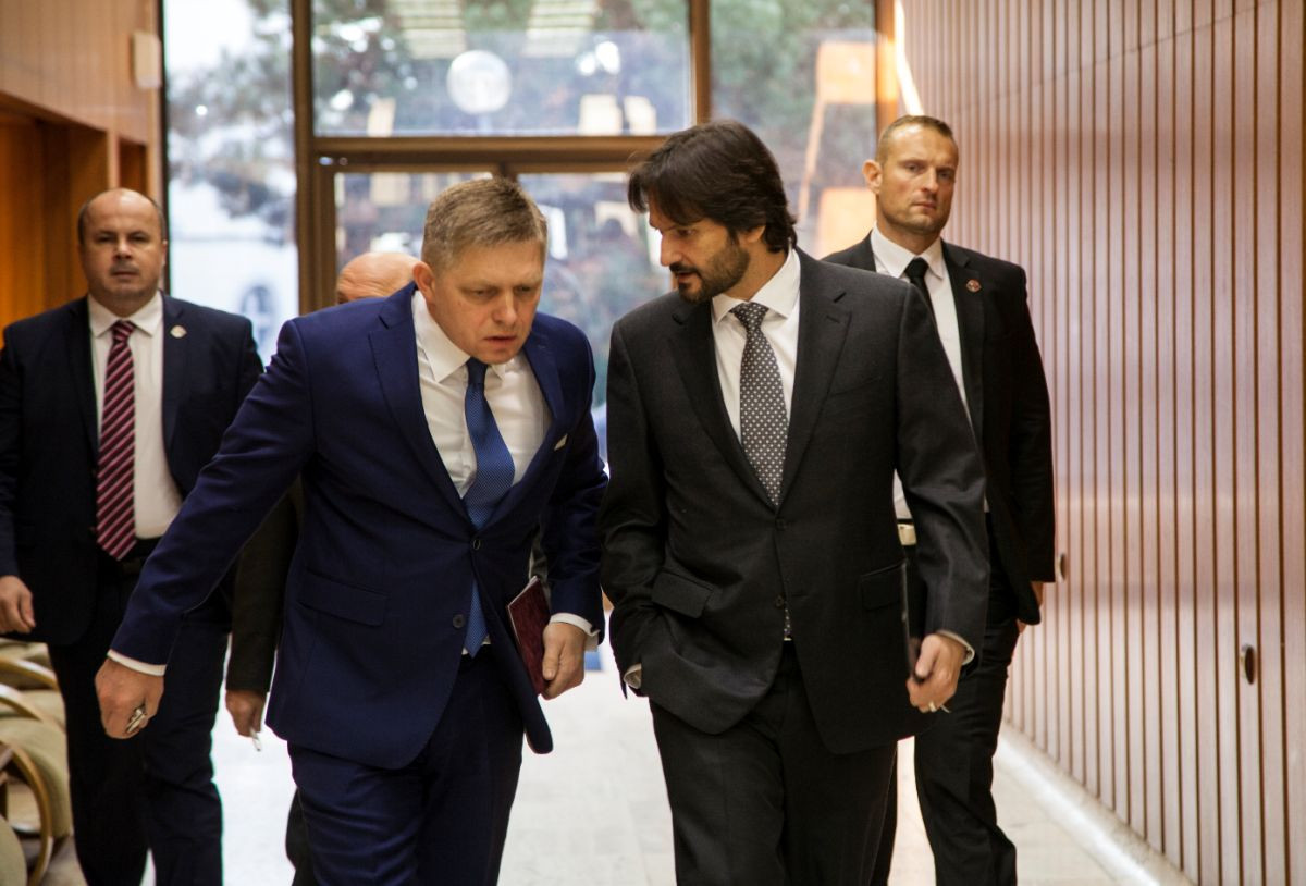 Premiér Robert Fico a minister vnútra Robert Kaliňák