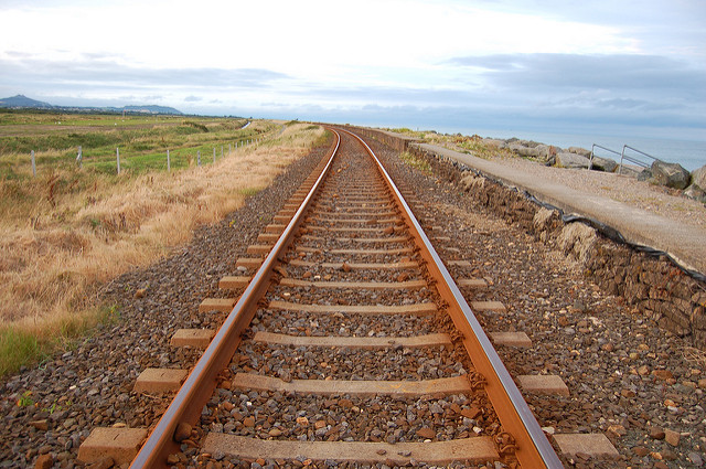 Začiatkom júla 2016 sa Čína a Nigéria dohodli na kontrakte za 11 miliárd dolárov na vybudovanie pobrežnej železnice Lagos-Calabar. Má mať dĺžku 1400 kilometrov a otvorená bude v roku 2018.