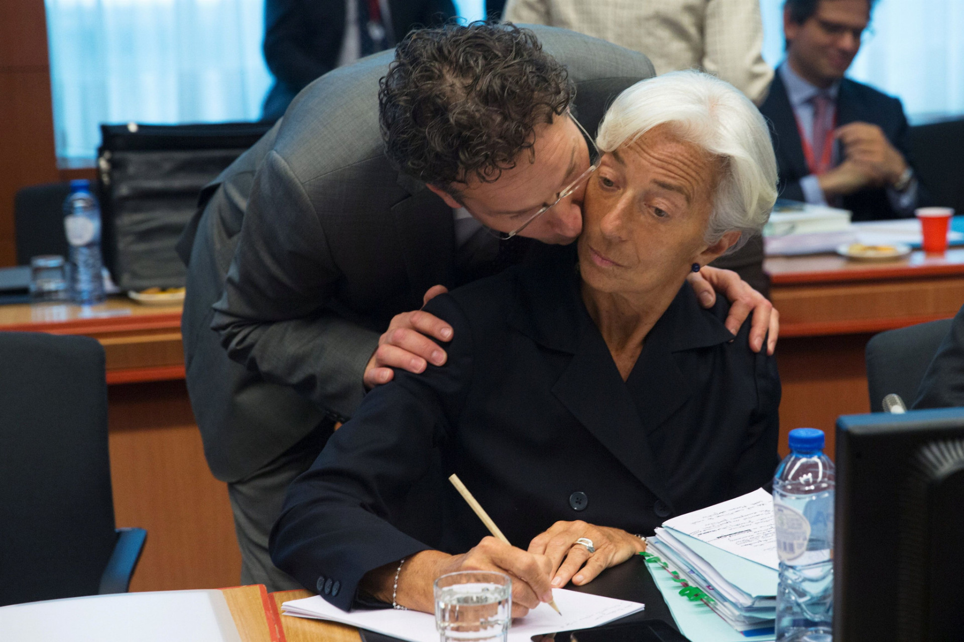 Jeroen Dijsselbloem sa zdraví so šéfkou Medzinárodného menového fondu Christine Lagardovou.