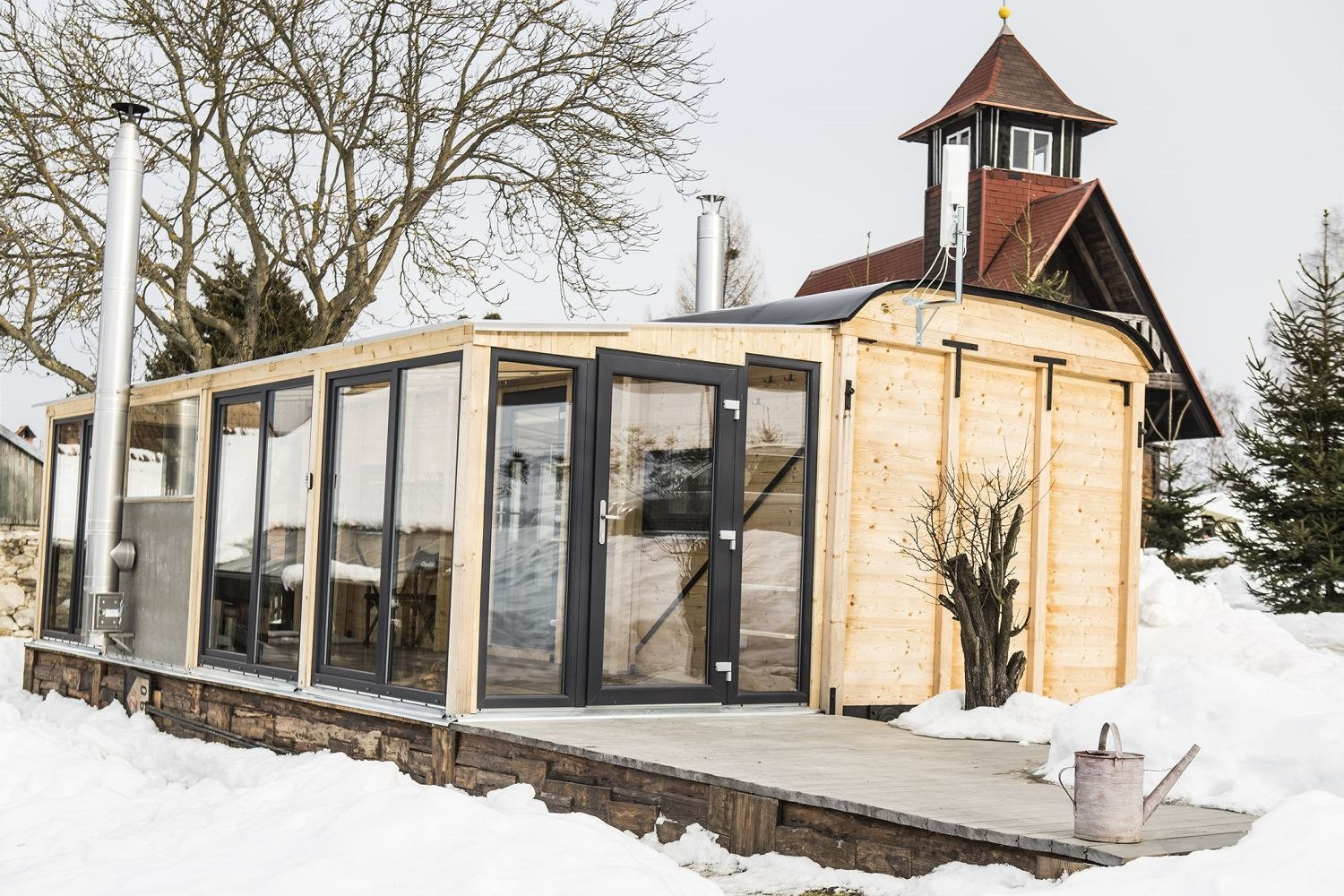 Vďaka zimnej záhrade ponúka "wagon house" obytnú plochu približne 40 metrov štvorcových.