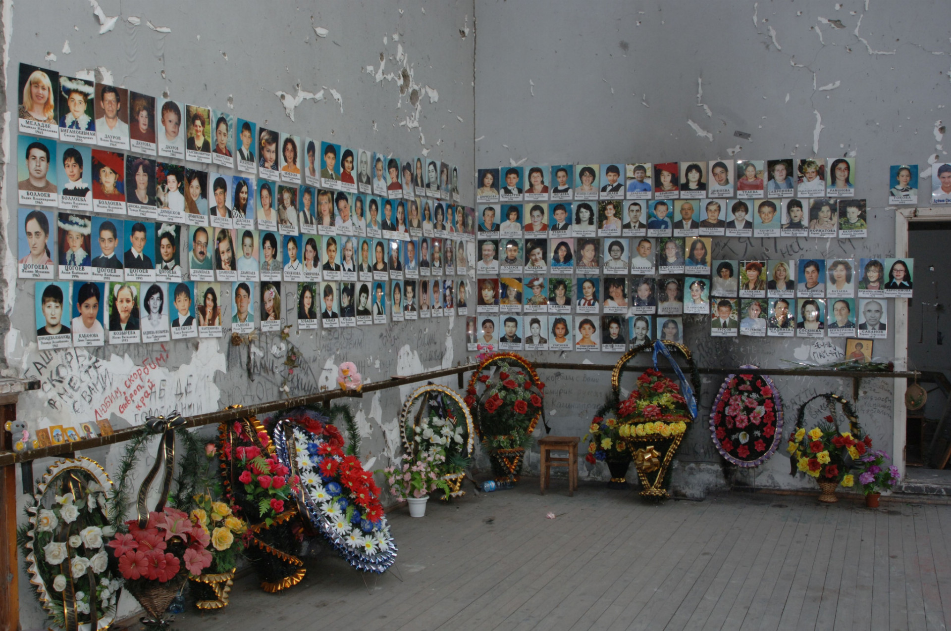 Škola v meste Beslan počas výročia tragédie