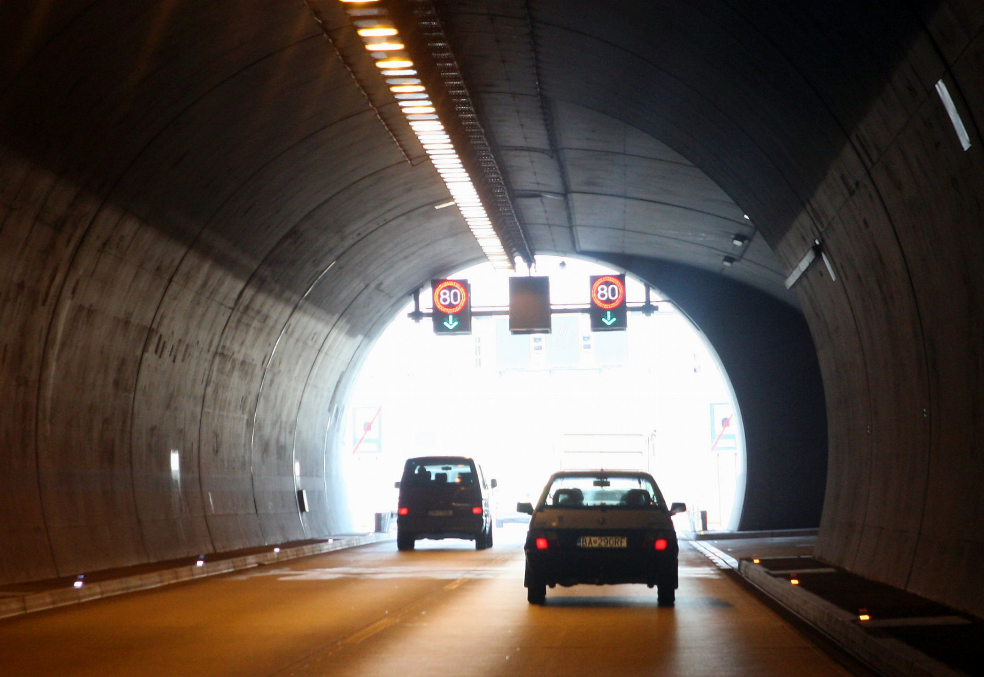 tunel, diaľnica