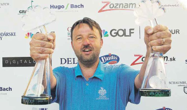 Víťaz turnaja Ján Babic získal unikátne trofeje z dielne spoločnosti Rona – najväčšieho dodávateľa nápojového skla pre letecké spoločnosti na svete.