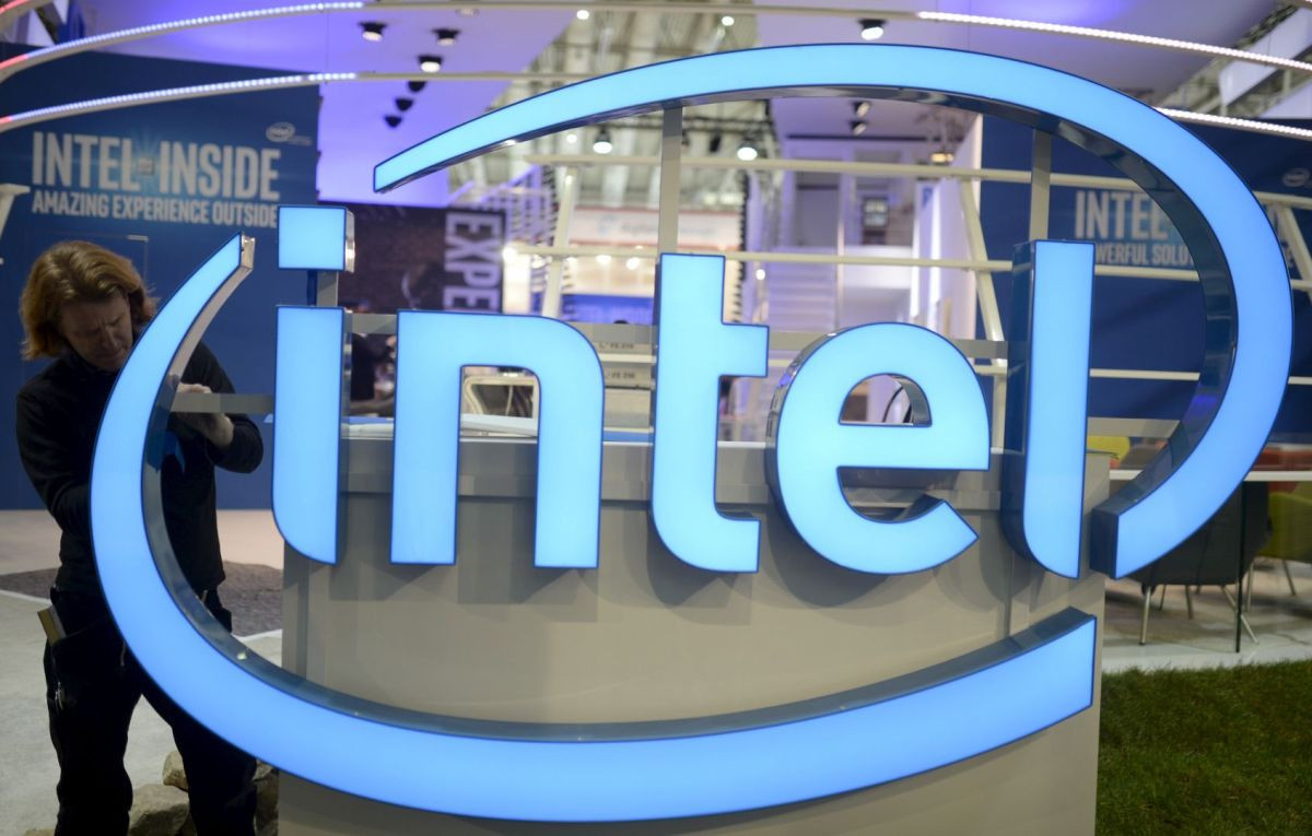 Americký výrobca počítačových čipov Intel dostal pokutu za to, že poskytoval výrobcom počítačov zľavy za to, že obmedzili používanie čipov konkurenčného výrobcu Advanced Micro Devices; pokuta bola potvrdená v roku 2014.