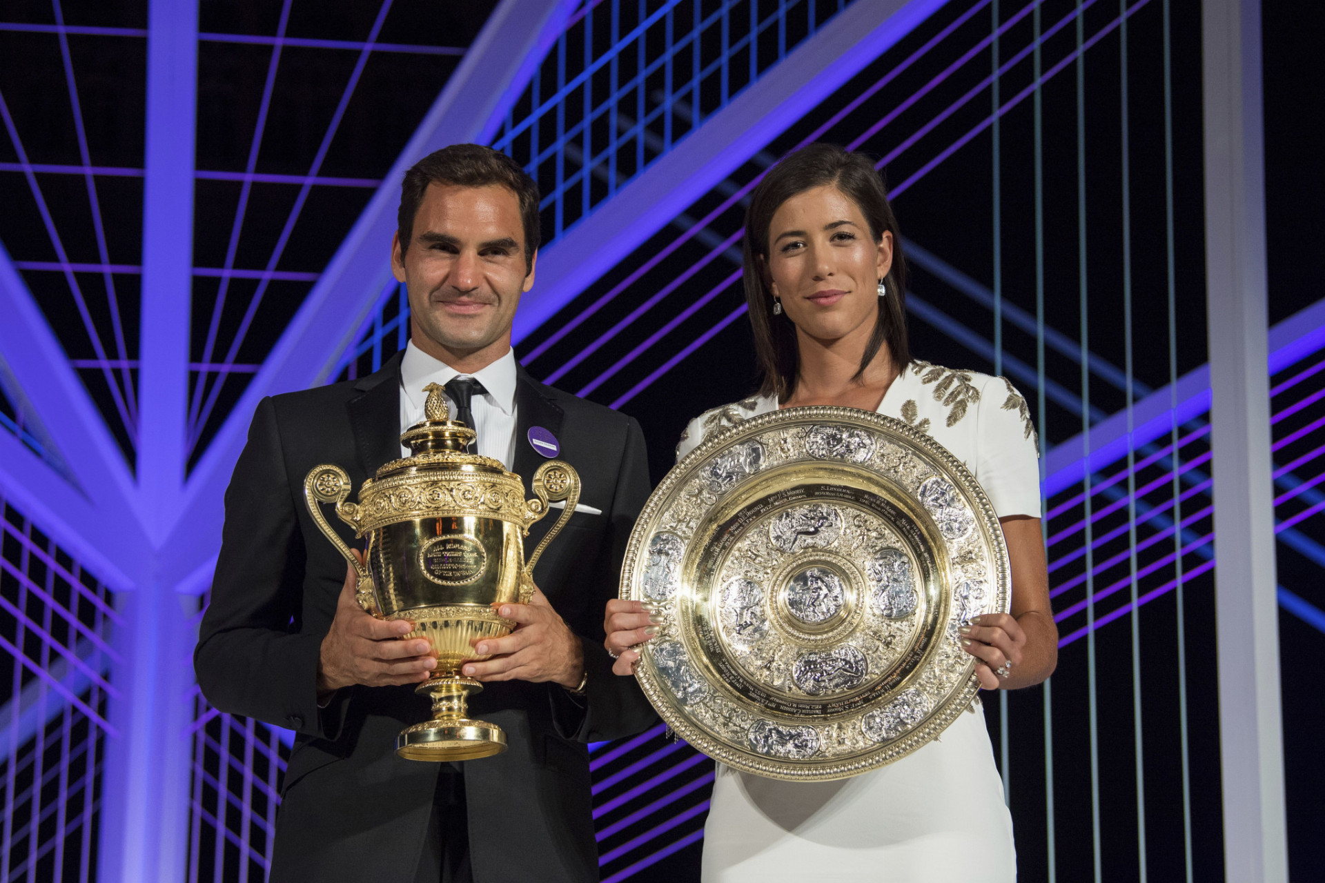 Na galavečere víťazov boli hlavnými postavami wimbledonskí šampióni Roger Federer a Garbine Muguruzová
