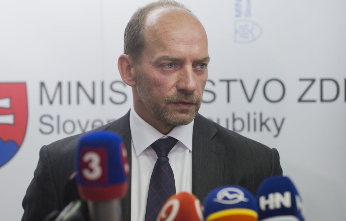 Miroslav Kočan ( riaditeľ Všeobecnej zdravotnej poisťovne)
Z verejnej funkcie: 67 363 eur ročne
