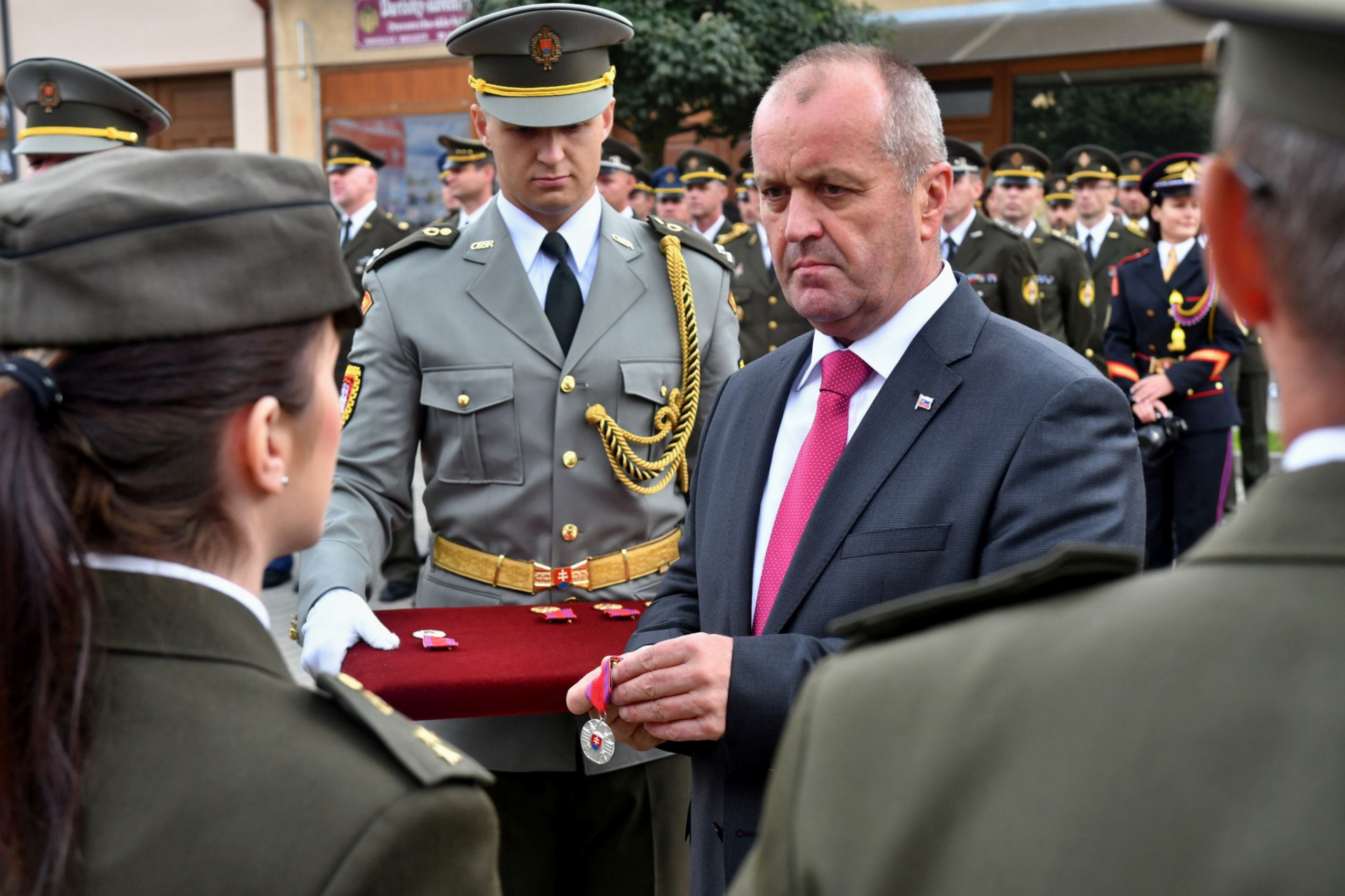Minister obrany Peter Gajdoš kupuje 81 obrnencov 8 x 8.