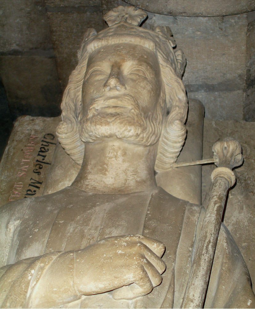 Náhrobok Karola Martela v Bazilike Saint-Denis.