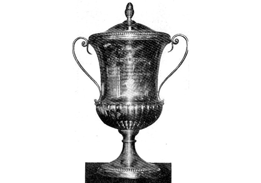 Trofej pre víťaza Stredoeurópskeho pohára vo futbale, ktorý sa hrával v rokoch 1927 až 1991. Zo slovenských tímov ju získali Spartak Trnava, Inter Bratislava a Tatran Prešov.