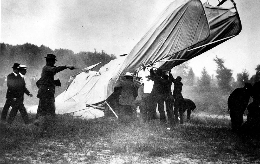 K prvej havárii lietadla, pri ktorej zahynul človek, došlo v septembri 1908 na vojenskej základni Fort Myer vo Virgínii.
