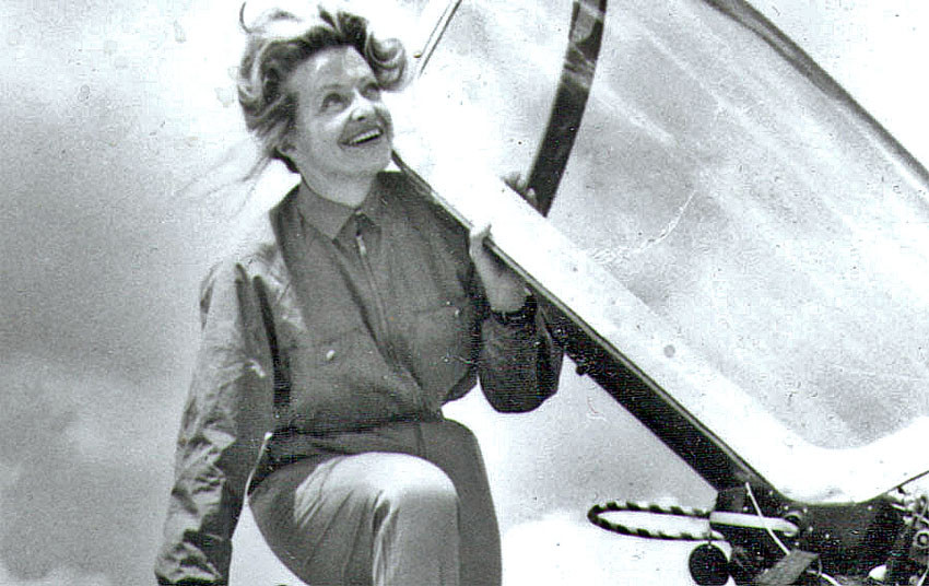 Jacqueline Auriolová bola prvou ženou na svete, ktorá sa stala skúšobnou pilotkou.