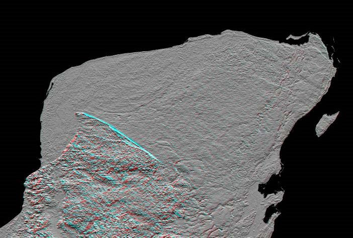 Radarová snímka cípu Yucatánského polostrova s vysoko výraznými kruhovými okrajmi pochovaného impaktného krátera Chicxulub. Tento útvar bol verejne odhalený v roku 1991, hoci už o štyri desaťročia skôr na jeho existenciu poukazovali vykonané geologické sondy mexickej ropnej spoločnosti Pemex.