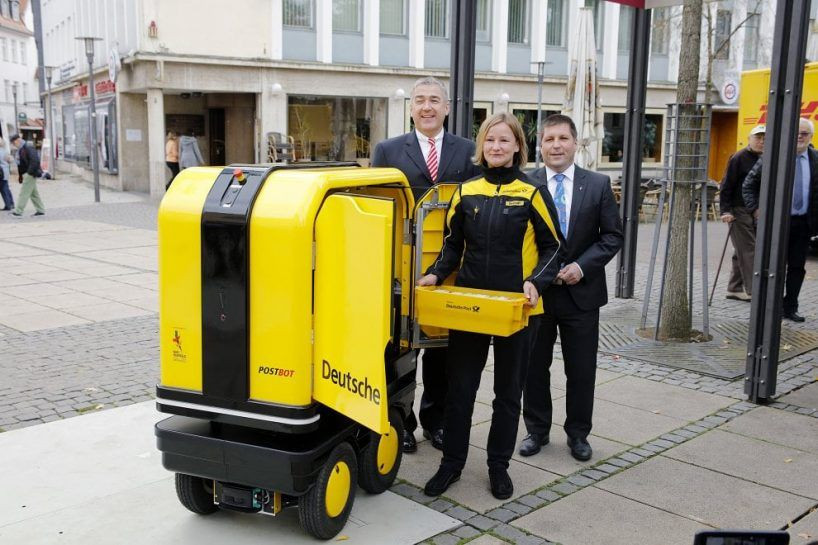 Robotický poštár má pomôcť pri znižovaní uhlíkových emisií v logistike.
