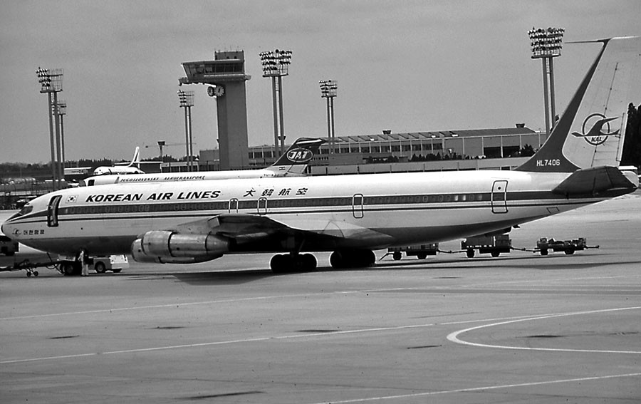  Boeing 707-3B5C juhokórejských aerolínií, ktorý sa v novembri 1987 stal terčom útoku severokórejských agentov.