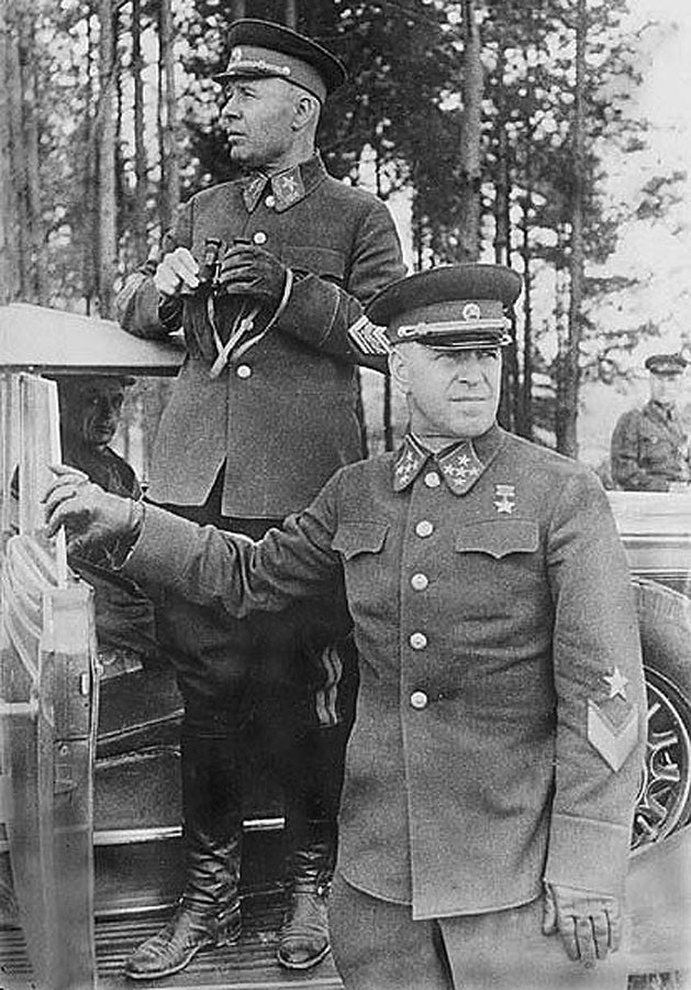 Žukov, ešte ako generál, s maršalom Timošenkom na snímke z roku 1940.