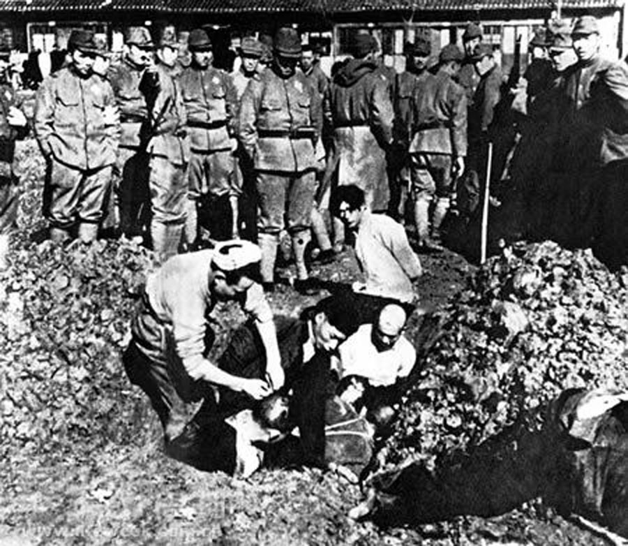 Mnohých obyvateľov Nankingu okupanti zaživa pochovali.