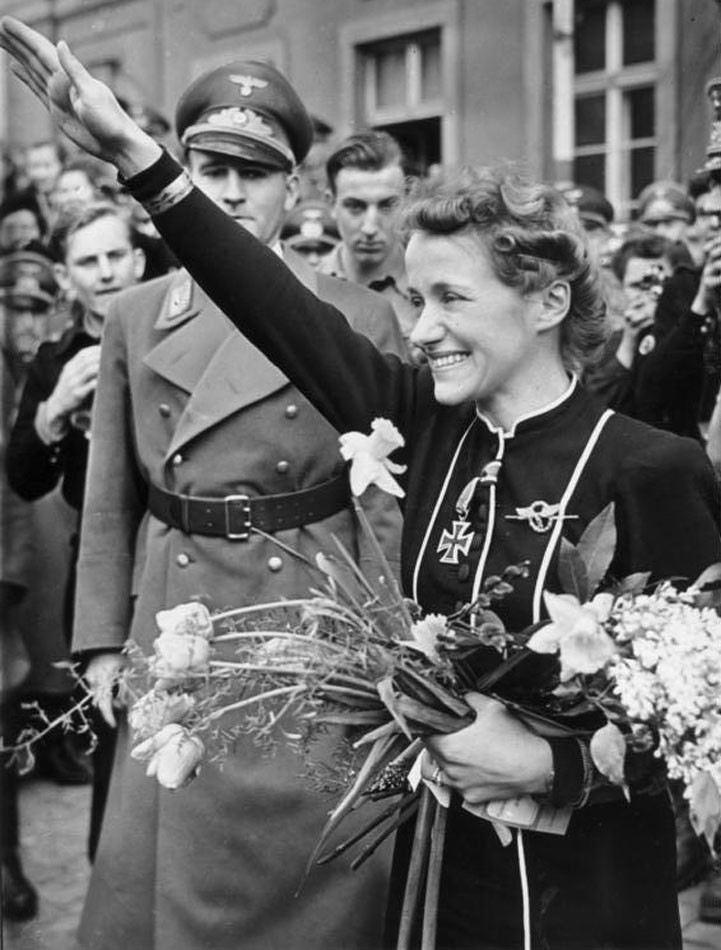 Nemeckou hviezdou číslo jeden bola Hanna Reitsch. 