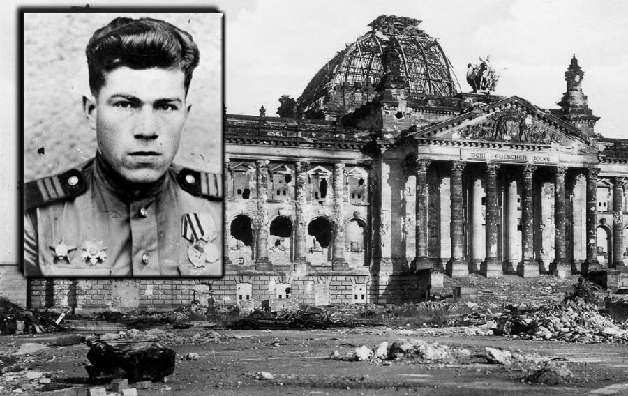 Michail Minin ako prvý vyvesil 30. apríla 1945 červenú vlajku nad dobytým Reichstagom.