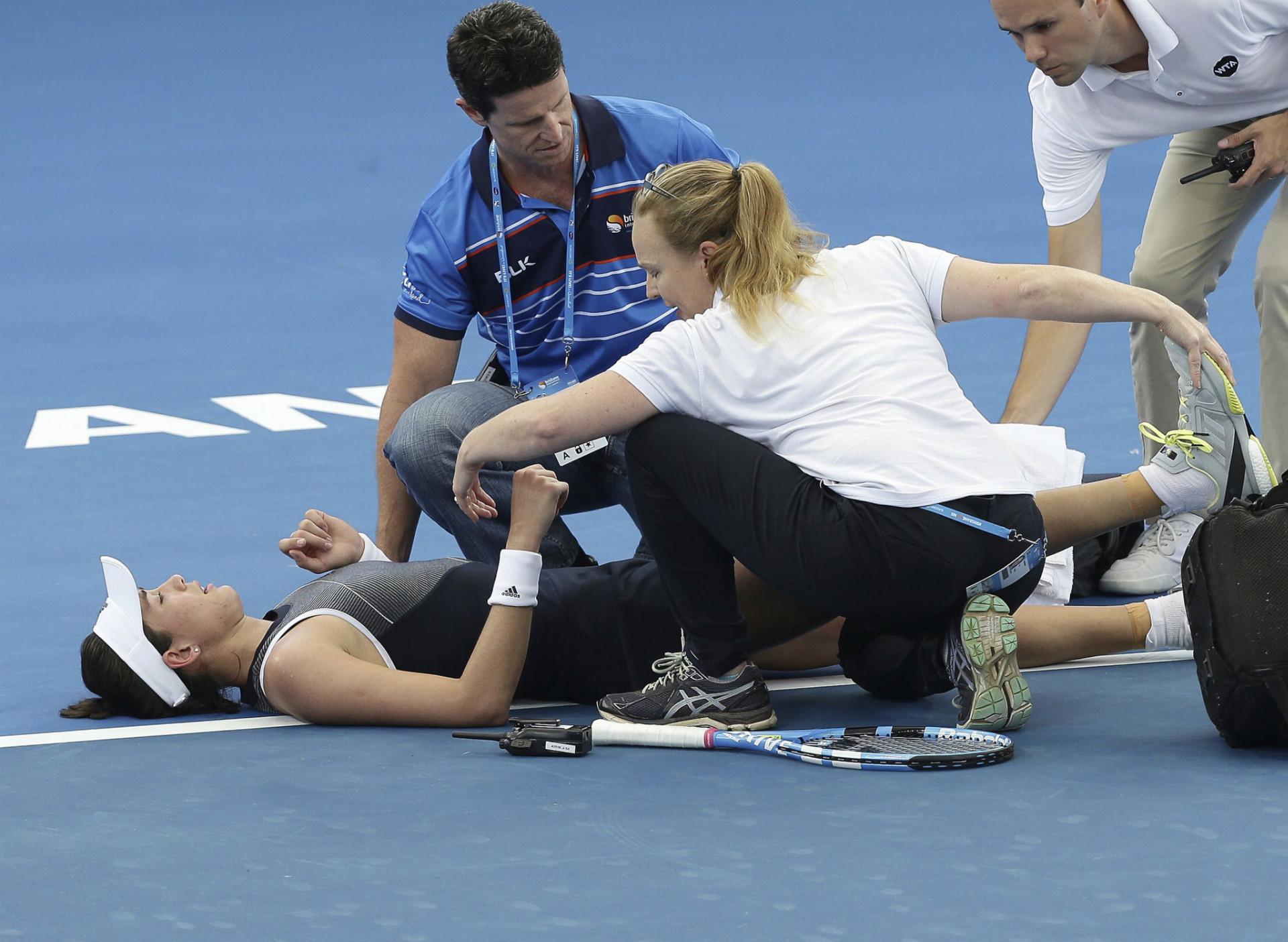 Ukončenie zápasu pre zdravotné problémy bývalo častým javom najmä na finančne lukratívnych grandslamových turnajoch (na snímke Španielka Gabine Muguruzová na
nedávnom podujatí v Brisbane).
