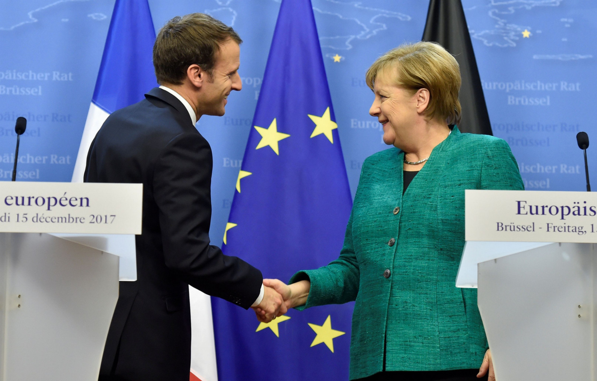 Emmanuel Macron a Angela Merkelová chcú naštartovať motor reforiem. V Nemecku však znejú hlasy, že eurozóna sa zaobíde aj bez fiškálnej únie.