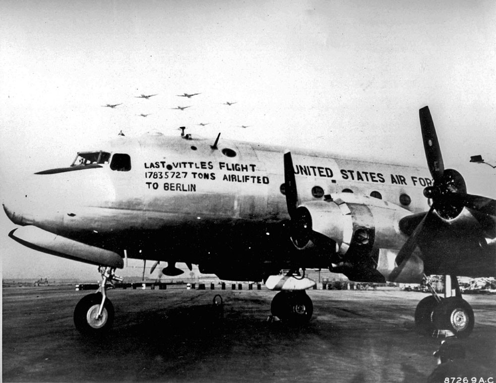 Posledné lietadlo s pomocou pre Berlín odštartovalo z Frankfurtu 30. septembra 1949 .