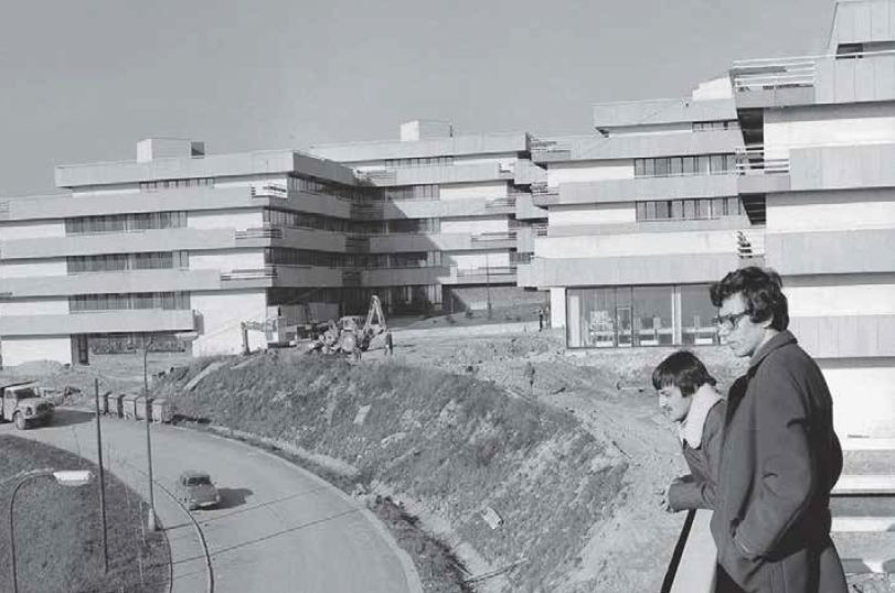 Niektoré bloky Átriových domov v Mlynskej doline sa aj dnes len minimálne líšia od podoby, akú mali v roku 1977.