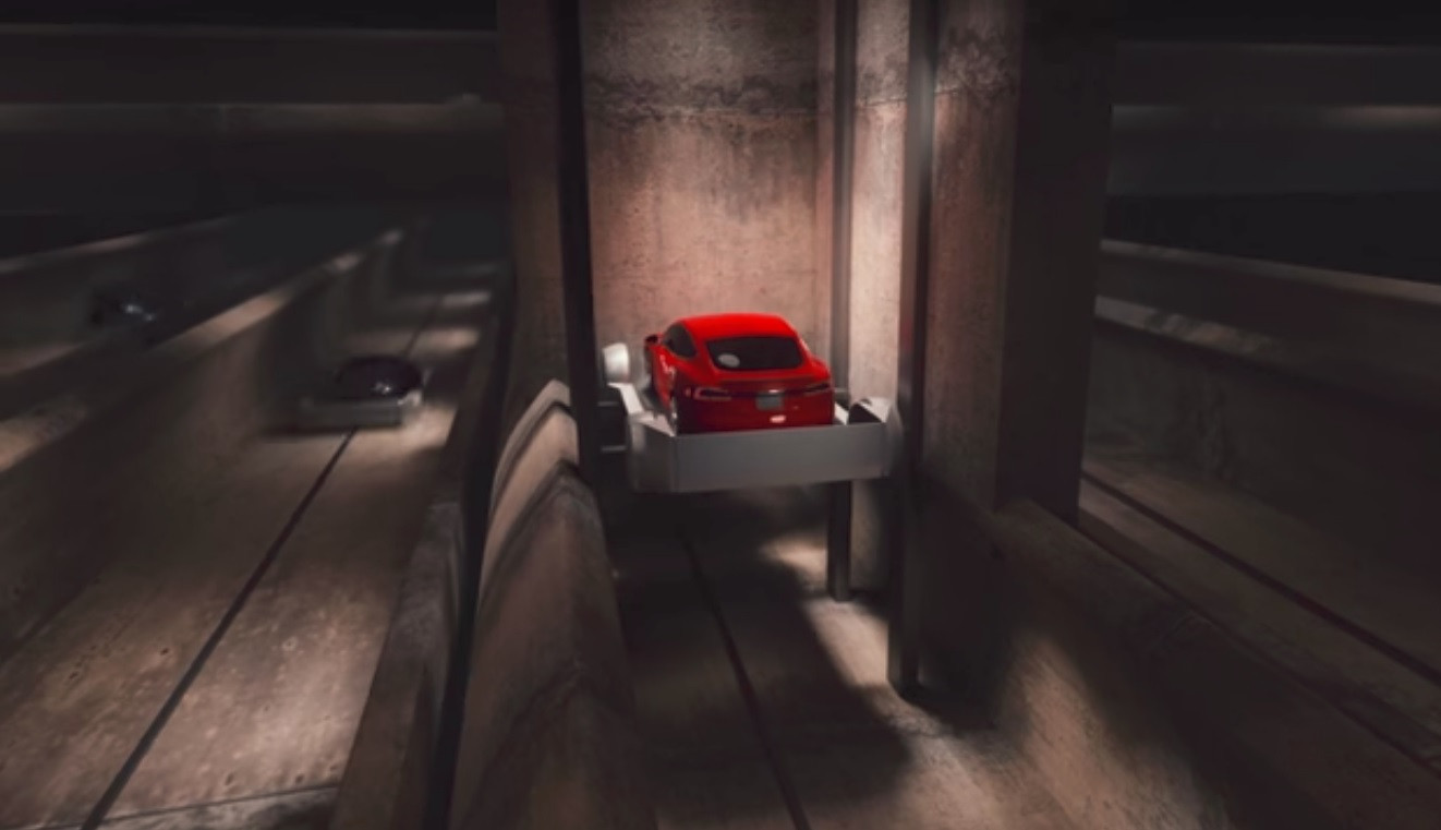 Okrem plánov týkajúcich sa samoriadiacich áut a podzemných tunelov, Musk založil v roku 2016 Boring Company, aby sa pokúsila nájsť spôsob, ako zmierniť dopravnú premávku  v Los Angeles a okolitých oblastiach. Počiatočným konceptom je vytvorenie 3D ciest, buď vo forme lietajúcich vozidiel alebo tunelov pod mestskými ulicami. Boring Company plánuje vybudovať obrovskú sieť tunelov pod LA, aby pomohla zmierniť dopravné problémy mesta.

