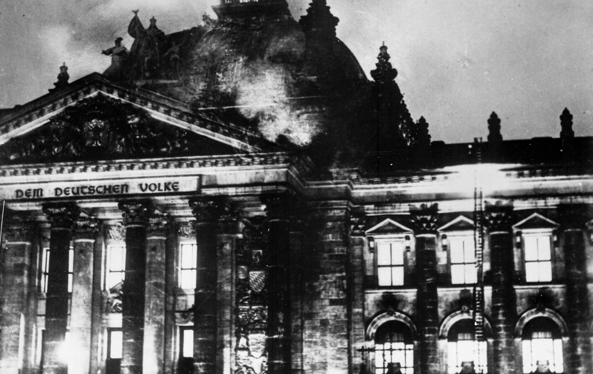 Požiar Ríšskeho snemu vypukol 27. februára 1933.