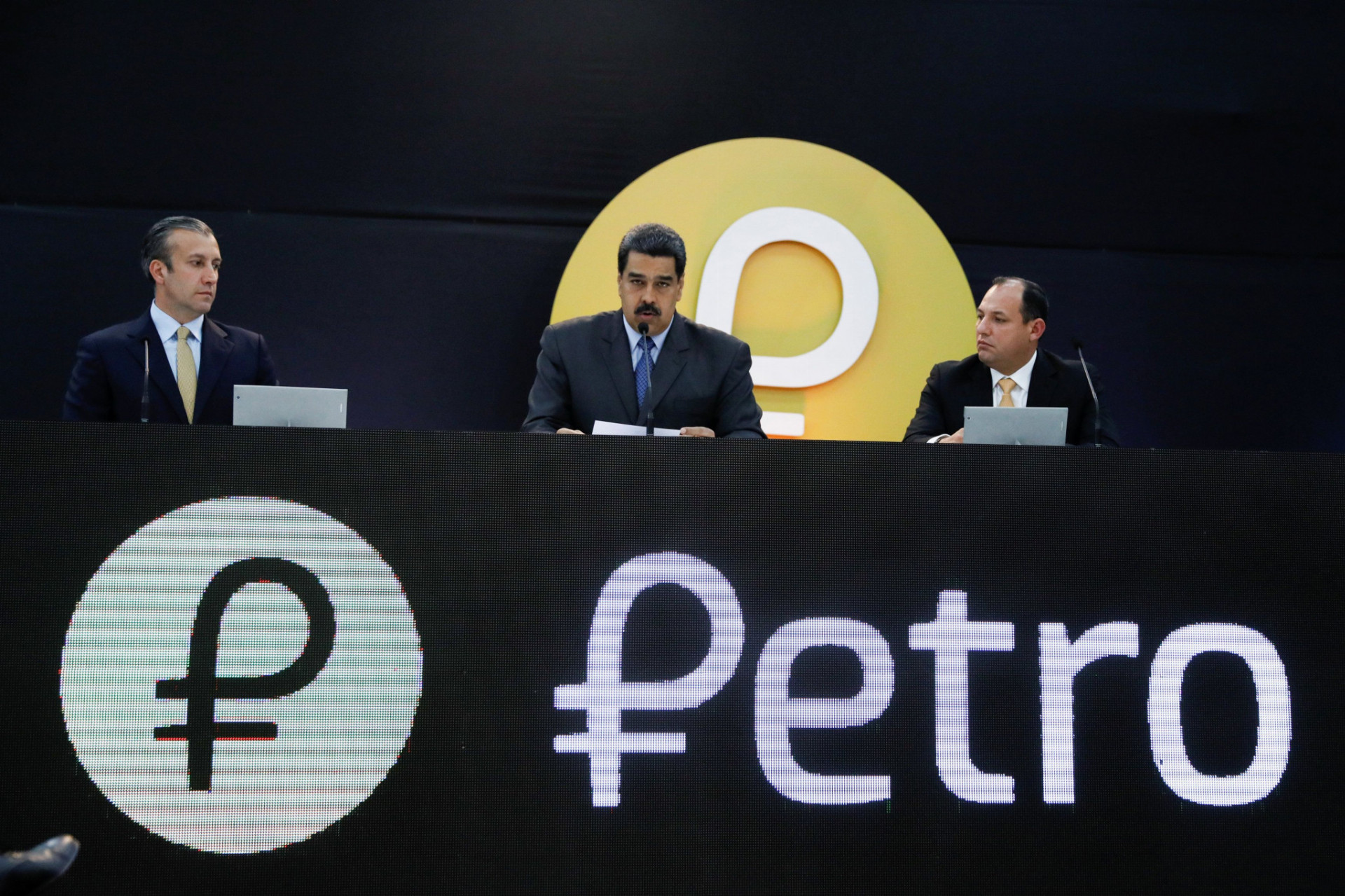 Vlastnú menu petro krytú ropou predstavil venezuelský líder Nicolás Maduro pred týždňom.