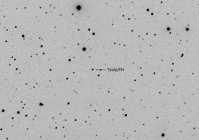 Odfotiť elektromobil Elona Muska putujúci po obežnej dráhe sa 10. februára 2018 podarilo českému astronómovi Martinovi Maškovi.