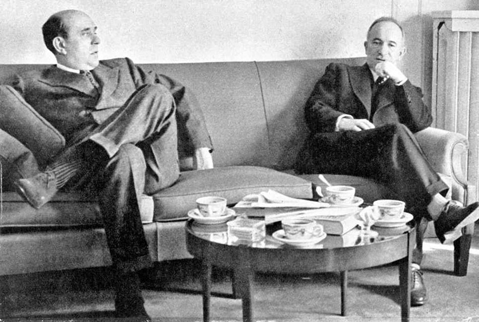 V čase, keď mal byť podľa filmu Julia Ševčíka zavretý v americkom blázinci, plánoval s bývalým prezidentom Edvardom Benešom obnovu Československa (Chicago, marec 1939).