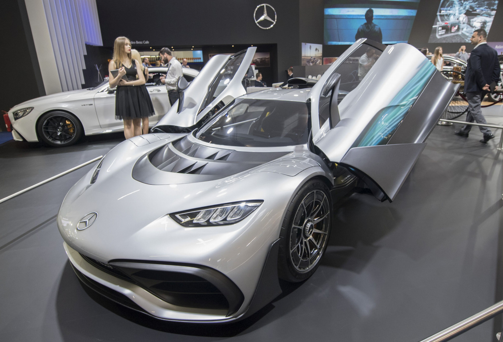 MERCEDES-AMG PROJECT ONE)