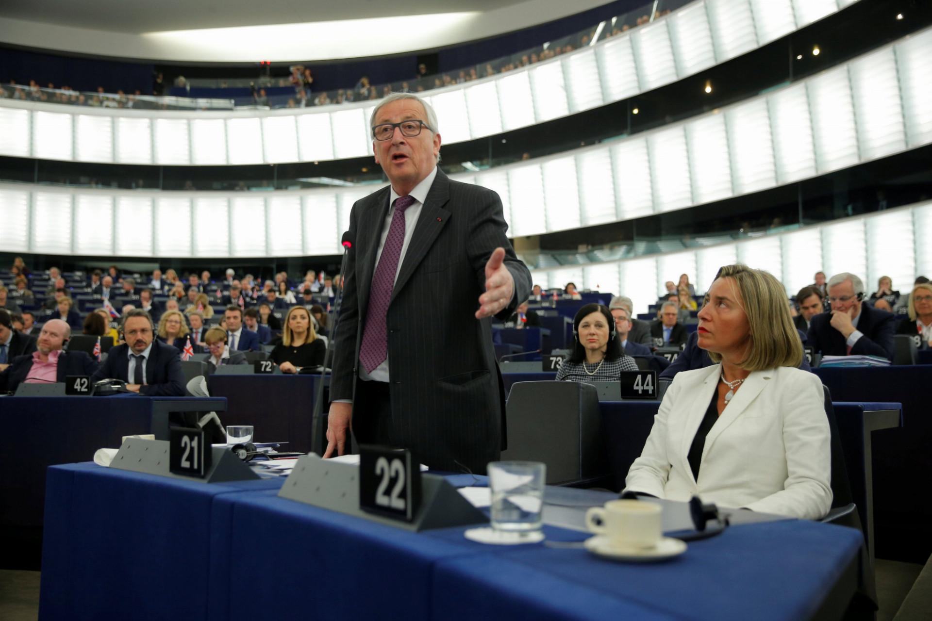 Šéf Komisie Juncker si musí nechať nový rozpočet schváliť.