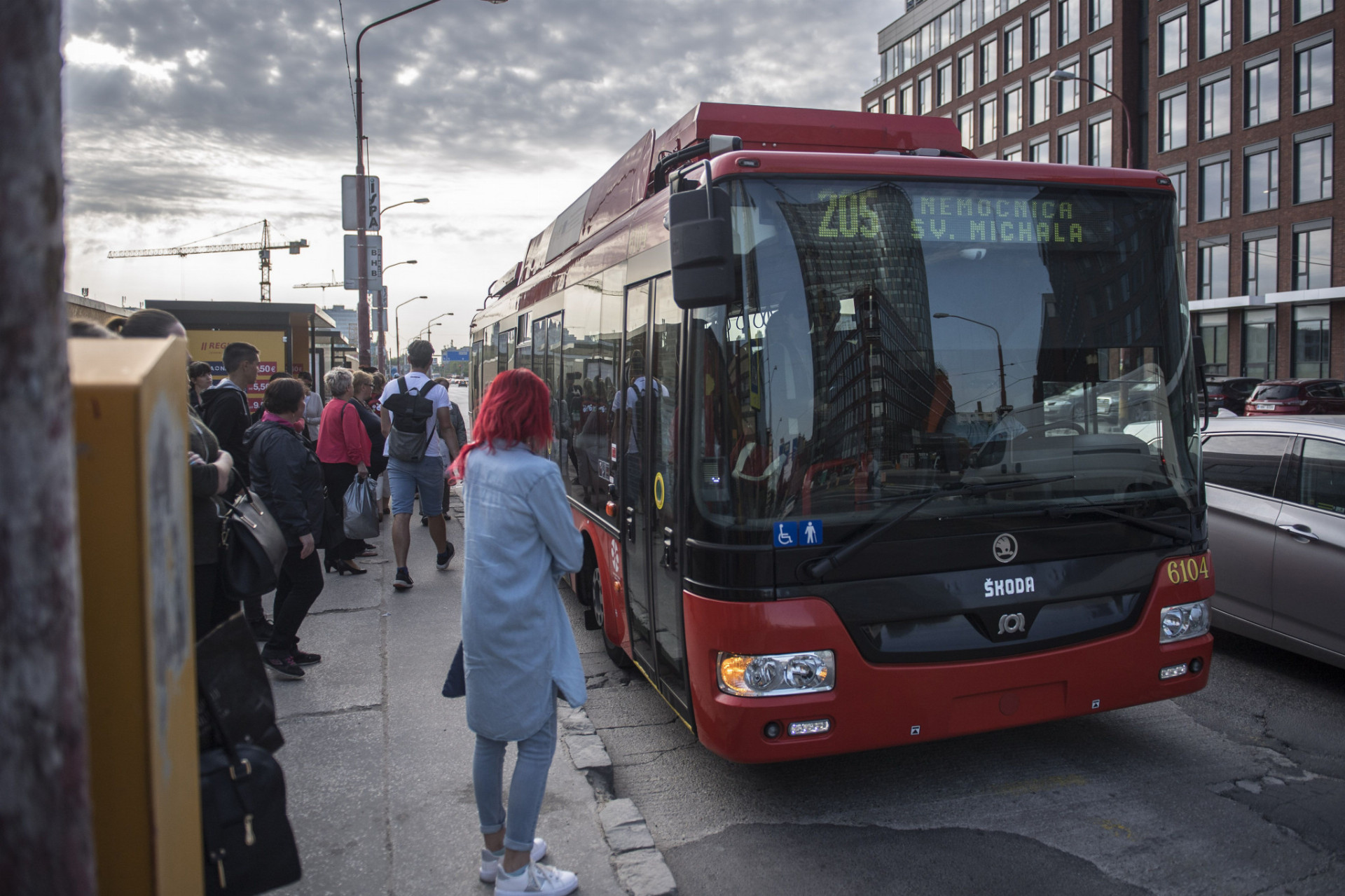  Mlynské nivy výluka trolejbusy MHD