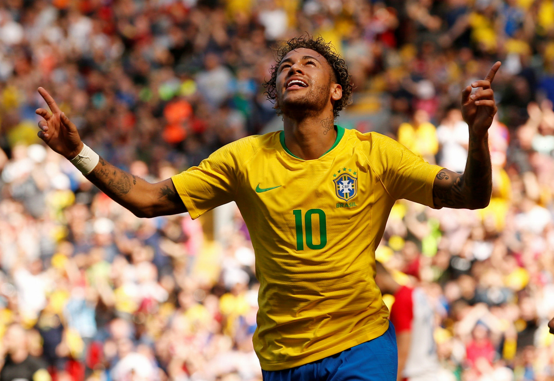 5. Neymar - futbal - 90 miliónov dolárov.
