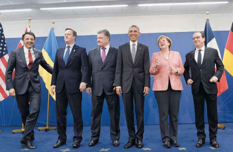 Z lídrov skupiny G5, ktorí sa pred dvoma rokmi stretli s ukrajinským prezidentom Petrom Porošenkom (tretí zľava), zostala vo vysokej politike už len Angela Merkelová.
Matteo Renzi, David Cameron, Barack Obama aj Francois Hollande svoje vodcovské pozície medzičasom opustili.
