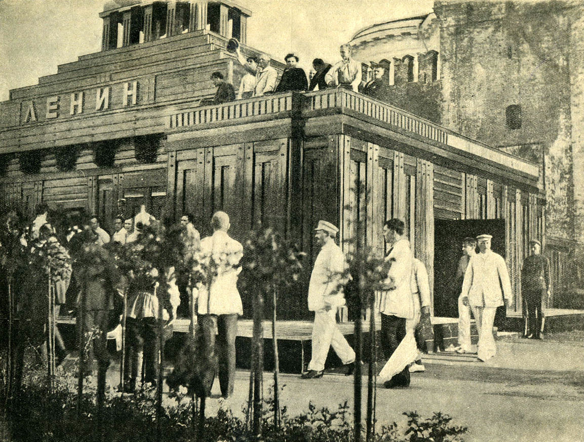 Pôvodná podoba Leninovho mauzólea z roku 1924.