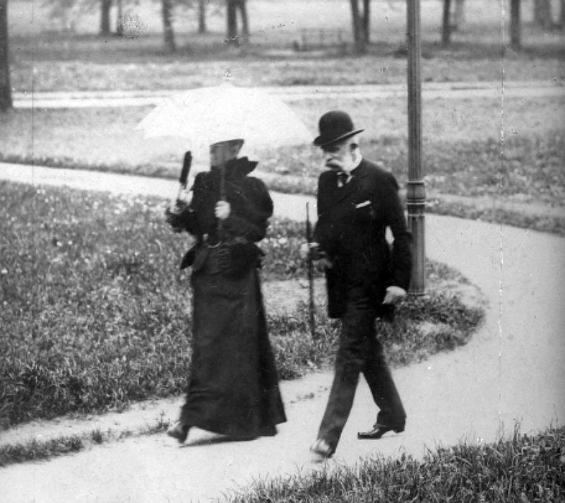 Rakúsky cisár František Jozef I. so svojou manželkou Alžbetou v roku 1898.